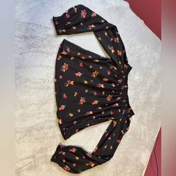 H&M Off Shoulder Floral Blouse - Picture 5 of 5